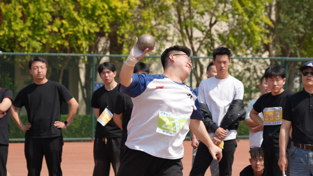640 (33)